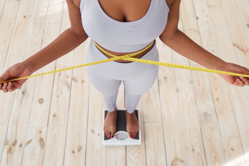 Mit 44 hat sie ohne Diät 21 kg abgenommen. Hier ist die einfache Methode, die ihr dabei geholfen hat.