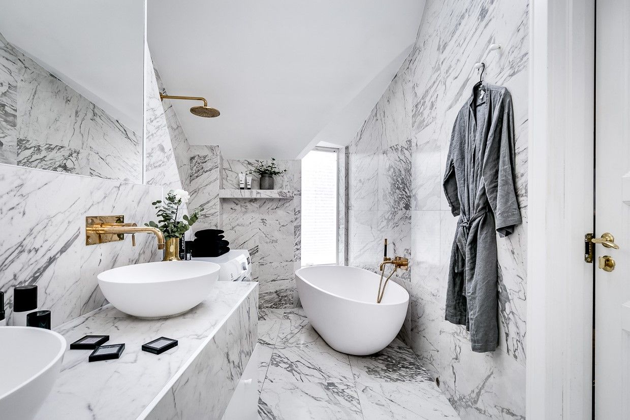 Eine natürliche Methode für zu Hause, um Marmor und Granit wieder zum Glänzen zu bringen und Spuren zu entfernen