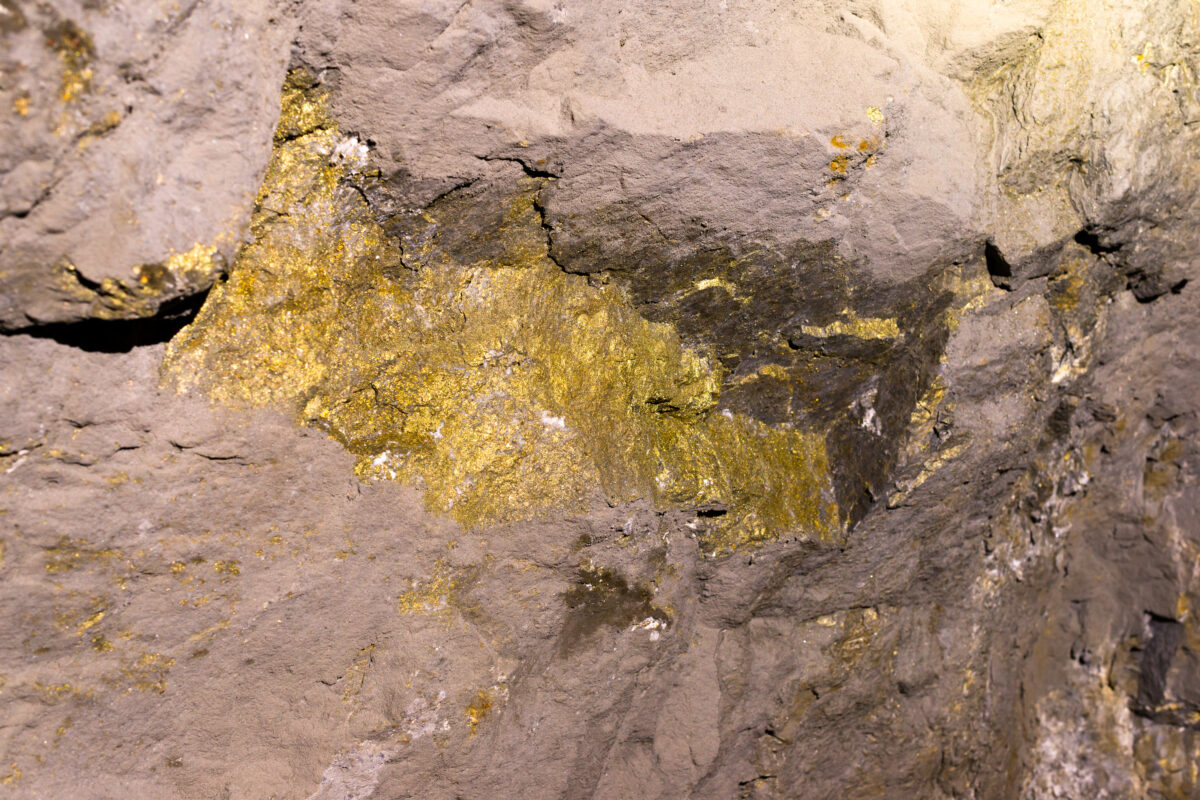 Die Erde spuckt Tausende Tonnen Gold aus: Zwei der größten Lagerstätten der Geschichte entdeckt