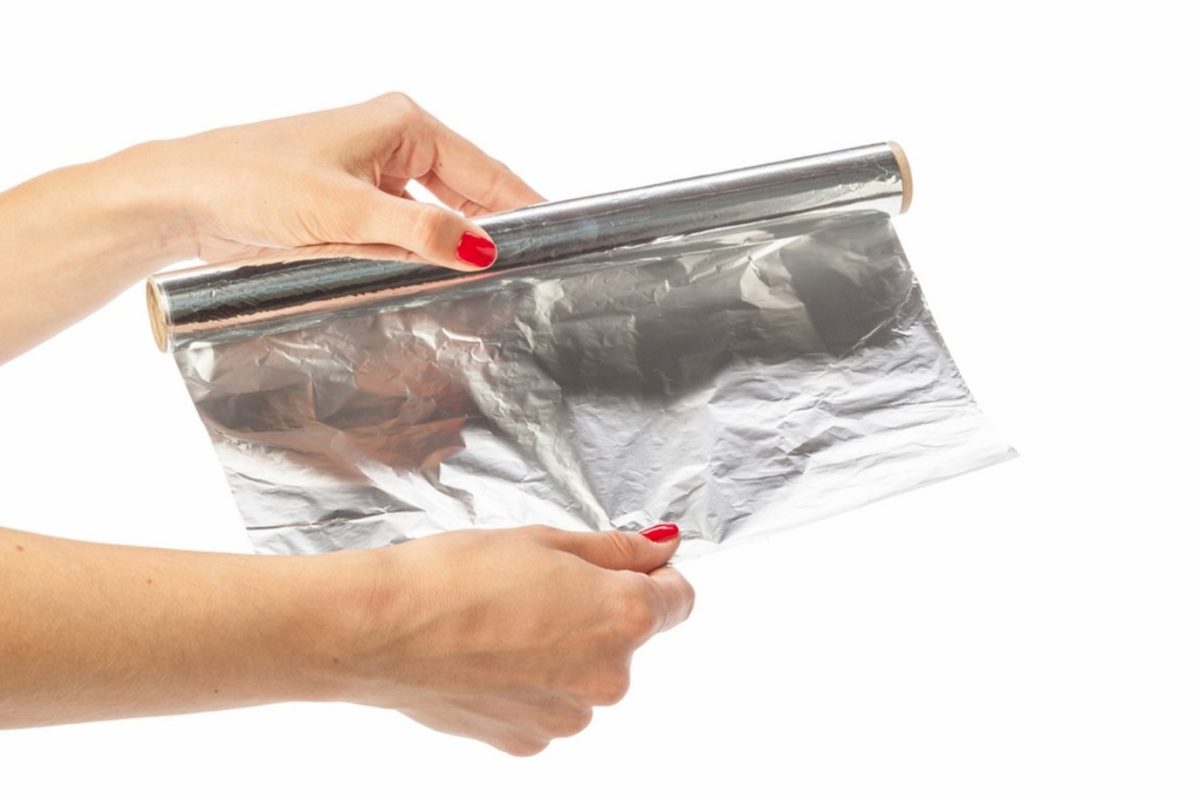 Warum sollte man Aluminiumfolienkugeln am besten in den Gefrierschrank legen?