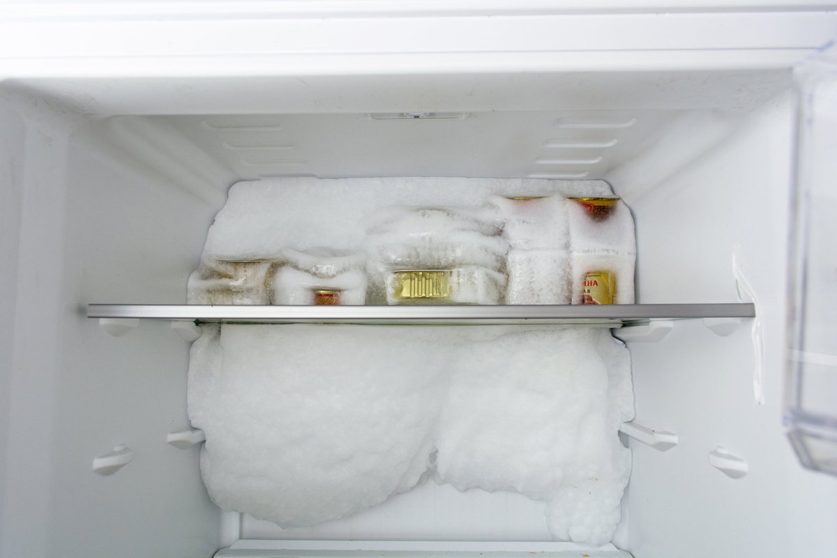Warum sollte man Aluminiumfolienkugeln am besten in den Gefrierschrank legen?