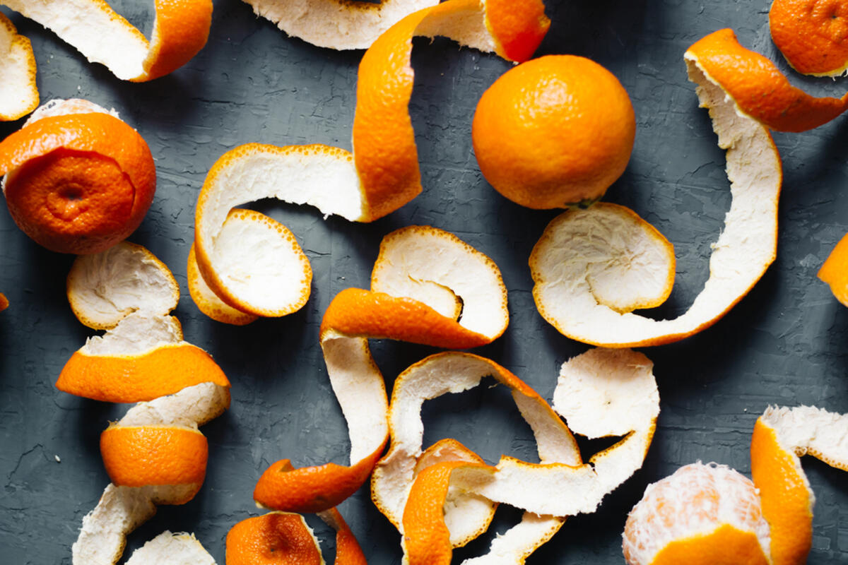 Orangenschalen in Essig: Warum wird diese Mischung empfohlen und wozu dient sie?