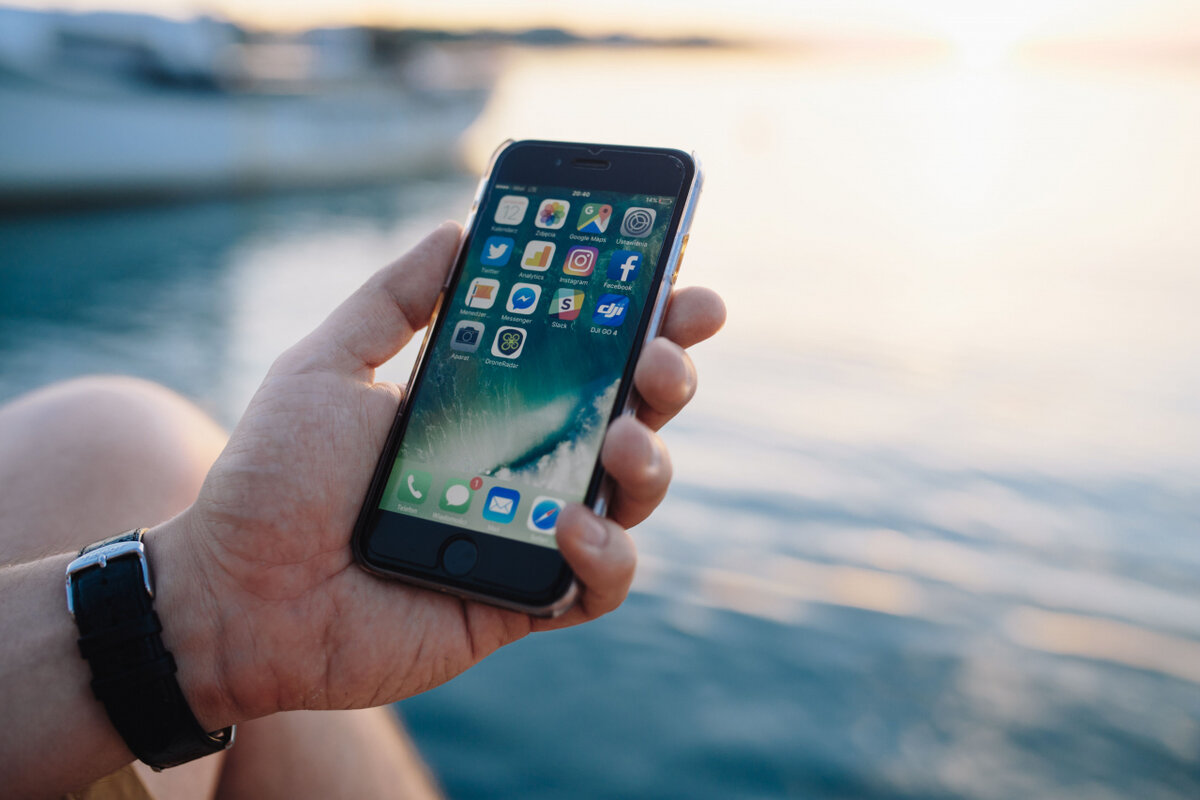 So schaffen Sie Speicherplatz auf Ihrem Mobiltelefon, indem Sie versteckte WhatsApp- und Instagram-Daten löschen WhatsApp, Instagram und Facebook können mehrere Gigabyte Speicherplatz belegen, wenn sie nicht regelmäßig bereinigt werden. Mit diesen Schritten können Sie Ihren Speicherplatz in wenigen Minuten optimieren.