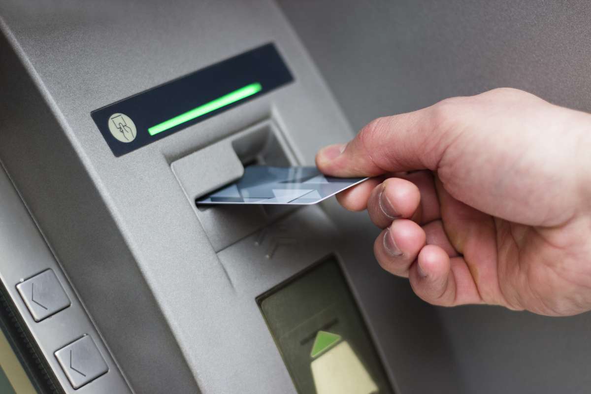 Große Veränderungen bei der Arbeit von Geldautomaten. Sie werden keine Karten mehr akzeptieren. Wie kann man nun Bargeld abheben?