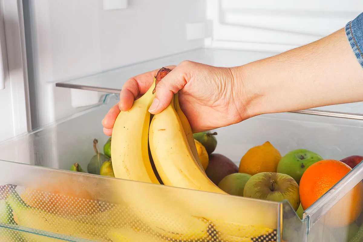 Weder in den Kühlschrank noch in eine Plastiktüte: Hier ist der beste Ort, um Bananen aufzubewahren und ihre Reifung zu verlangsamen