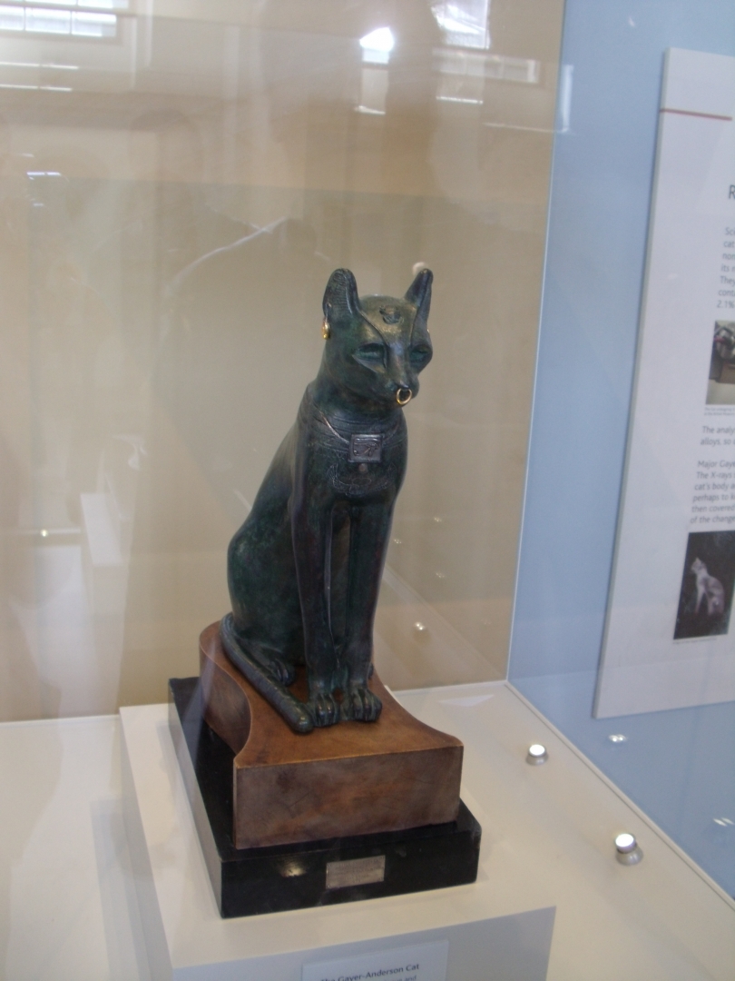 Die Geschichte der legendären Katze von Geyer-Anderson, ein Werk, das uns beobachtet