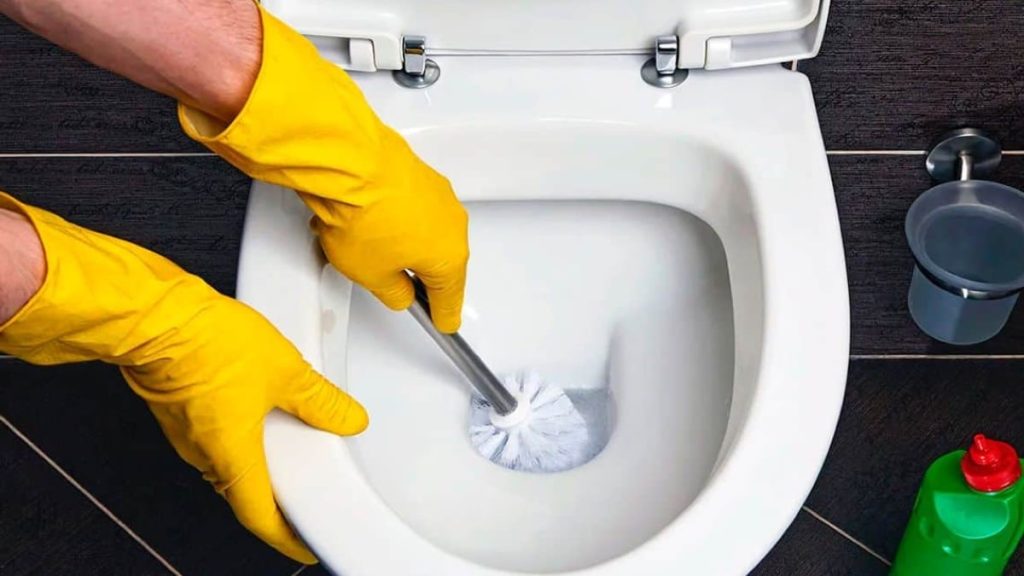 Produkt zur Reinigung des Inneren der Toilettenschüssel, das diese mühelos und in Sekundenschnelle wie neu aussehen lässt