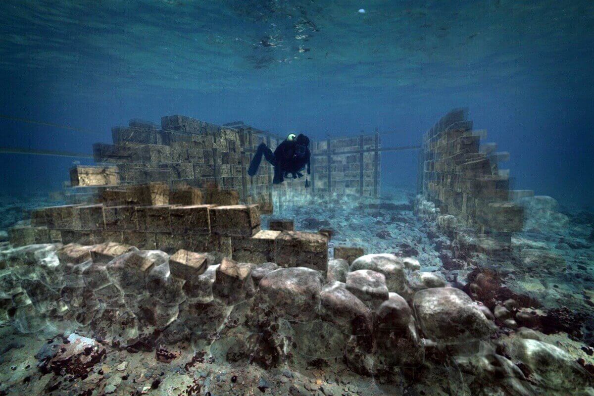 Pyramiden wurden in einer Tiefe von 600 Metern unter Wasser entdeckt. Ist das Atlantis?