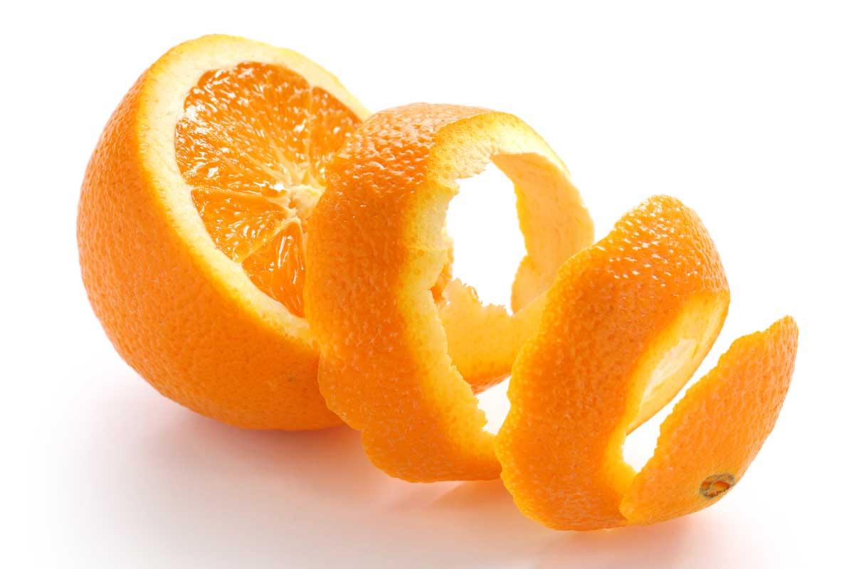 Orangenschalen in Essig: Warum wird diese Mischung empfohlen und wozu dient sie?