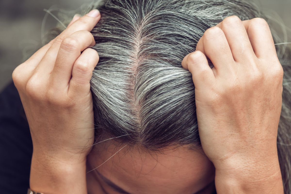 Welche Produkte eignen sich am besten, um graue Haare sofort abzudecken?