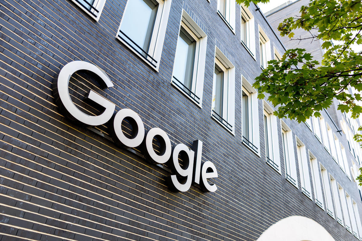 Google hat einen schwerwiegenden Datenleck bestätigt. Hacker der Gruppe ShinyHunters haben die Datenbank des Unternehmens gehackt