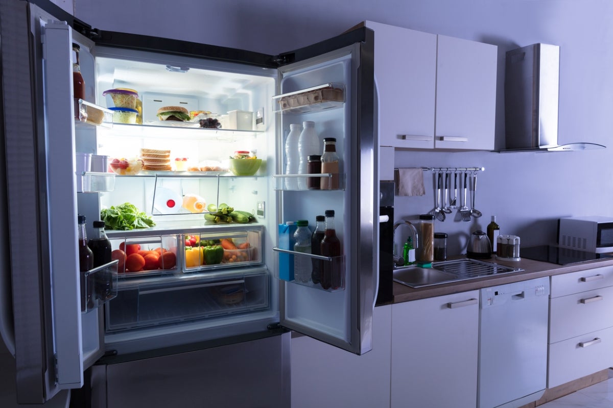 3 Esslöffel dieser Zutat reichen aus, um Gerüche in Ihrem Kühlschrank zu beseitigen.