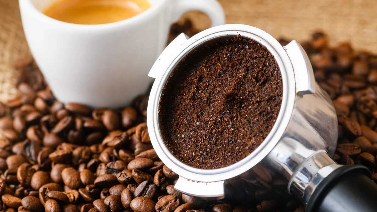 Praktische Verwendung von Kaffeesatz – überlegen Sie es sich gut, bevor Sie ihn wegwerfen