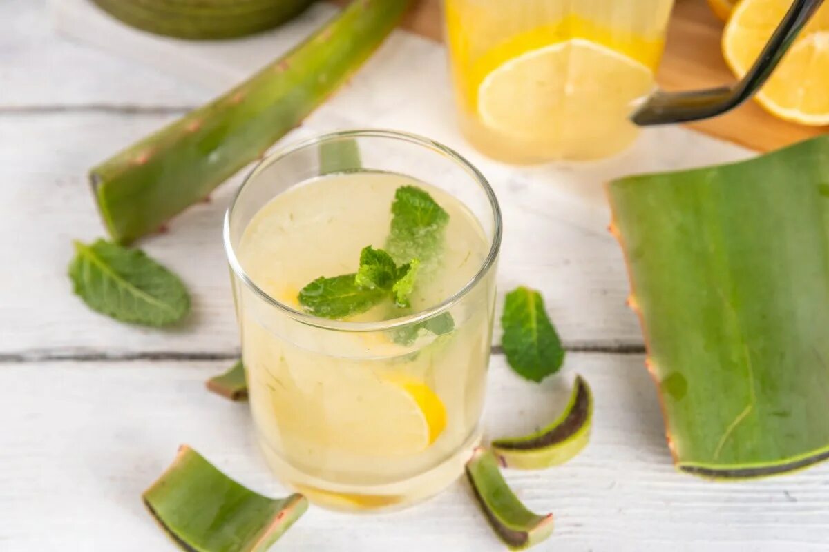Was sind die Vorteile von Aloe Vera mit Zitrone am Morgen?