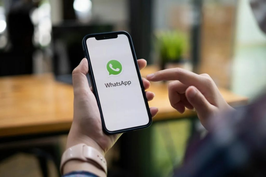 Erweiterte Datenschutzfunktionen in WhatsApp: ein neues Tool, das jeder aktivieren sollte Die Messaging-Plattform hat eine neue Funktion hinzugefügt, die den Export von Chats, die Verwendung künstlicher Intelligenz und andere Aktionen zum Schutz des Datenaustauschs einschränkt.