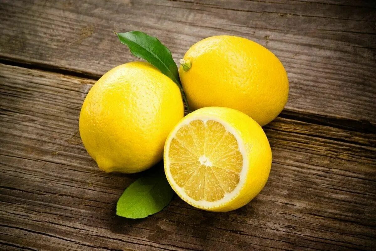 Zitronensaft in der Mikrowelle versprühen: Warum ist das empfehlenswert und wozu dient es?