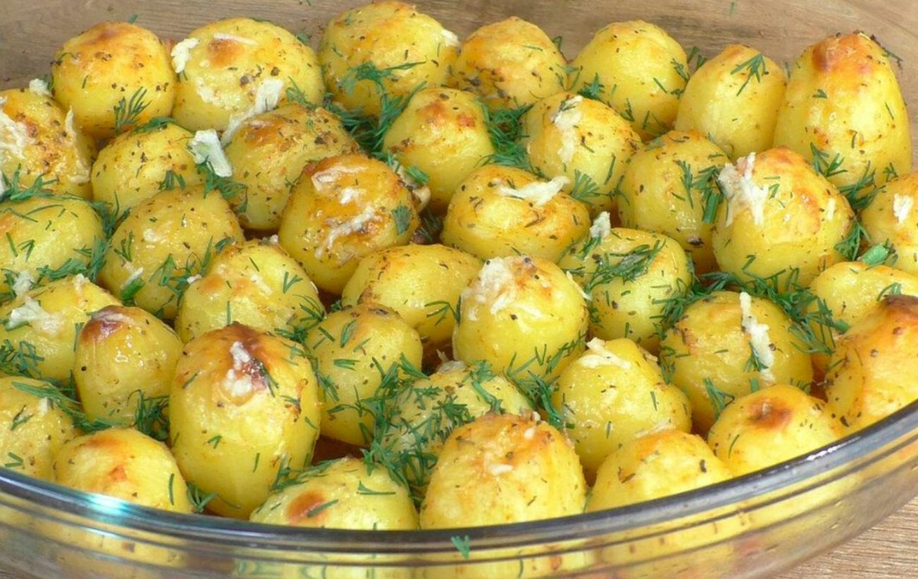 Ohne Backofen und Herd: Das Geheimnis der Köche, wie man Kartoffeln in weniger als 10 Minuten im Backofen zubereitet