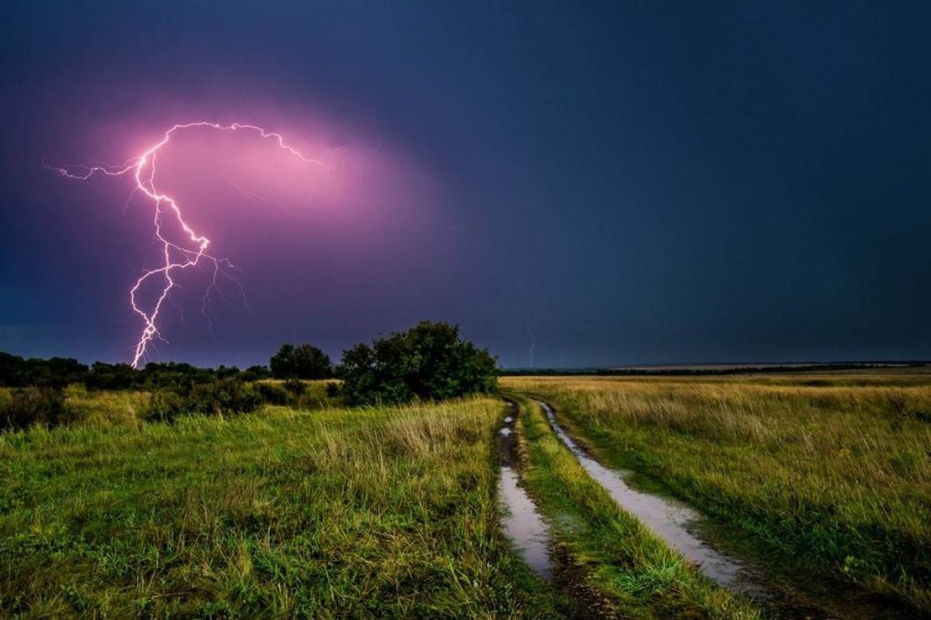 Orte in Ihrem Zuhause, die Sie während eines Gewitters in diesem Sommer meiden sollten.