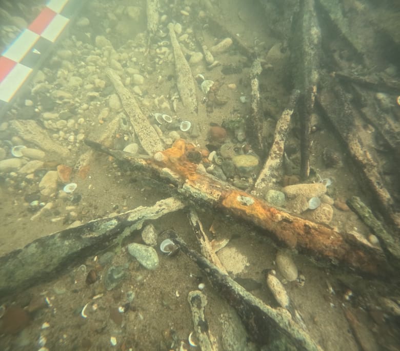 Am Grund eines Flusses wurde das größte Lagerhaus für Barren entdeckt, die über 2000 Jahre alt sind