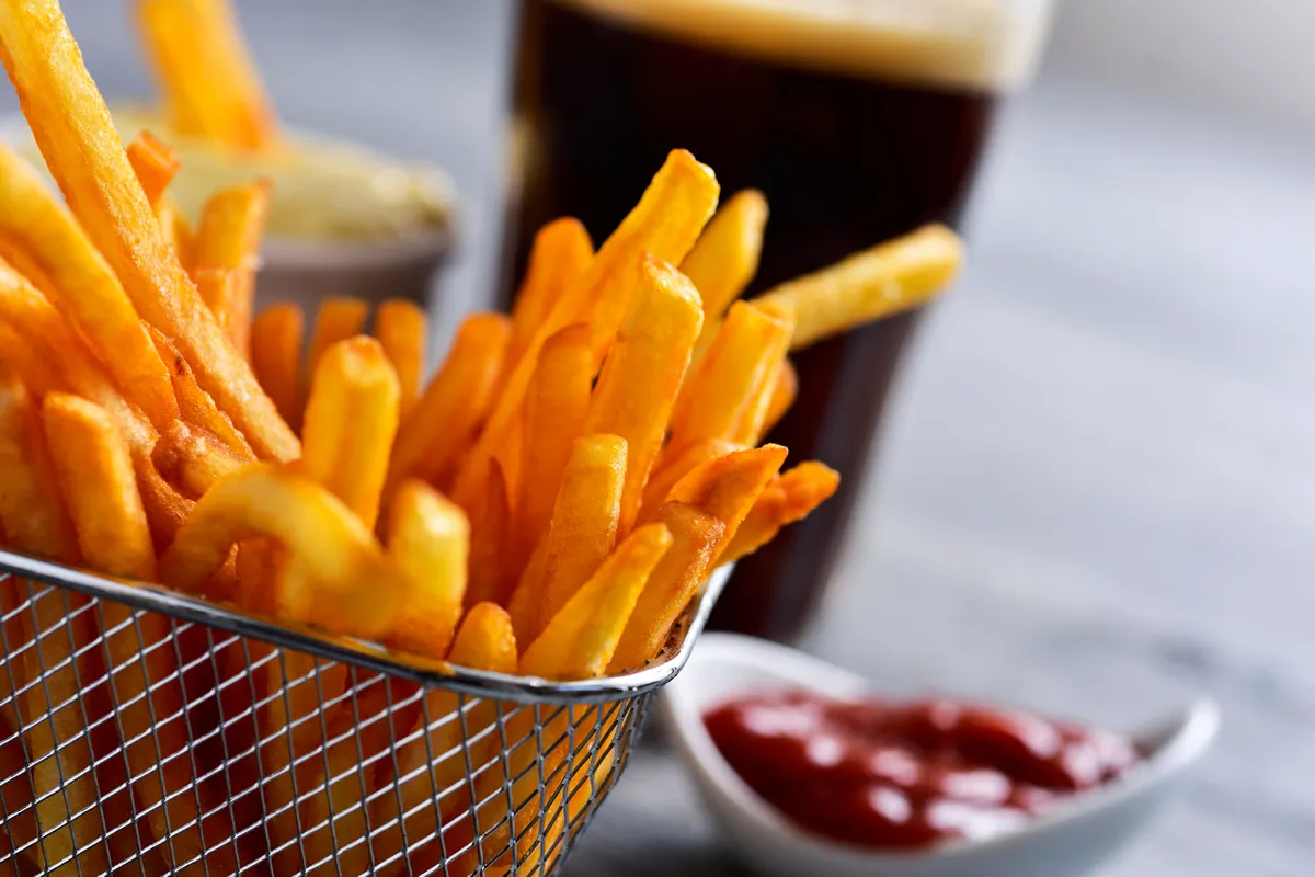 Diese knusprigen Bratkartoffelscheiben – eine tolle Alternative zu Pommes und Chips – sind der Hit dieses Sommers.