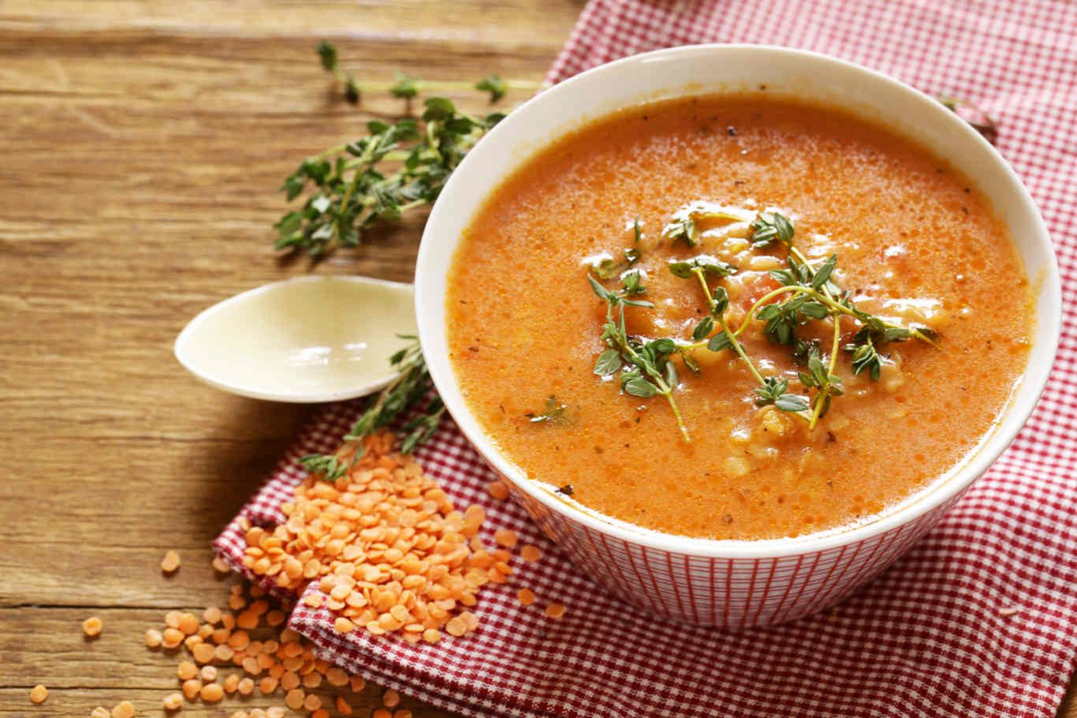 Diese Suppe ist ein wahres Gold für das Immunsystem und die Figur. Essen Sie eine Tasse nach der anderen