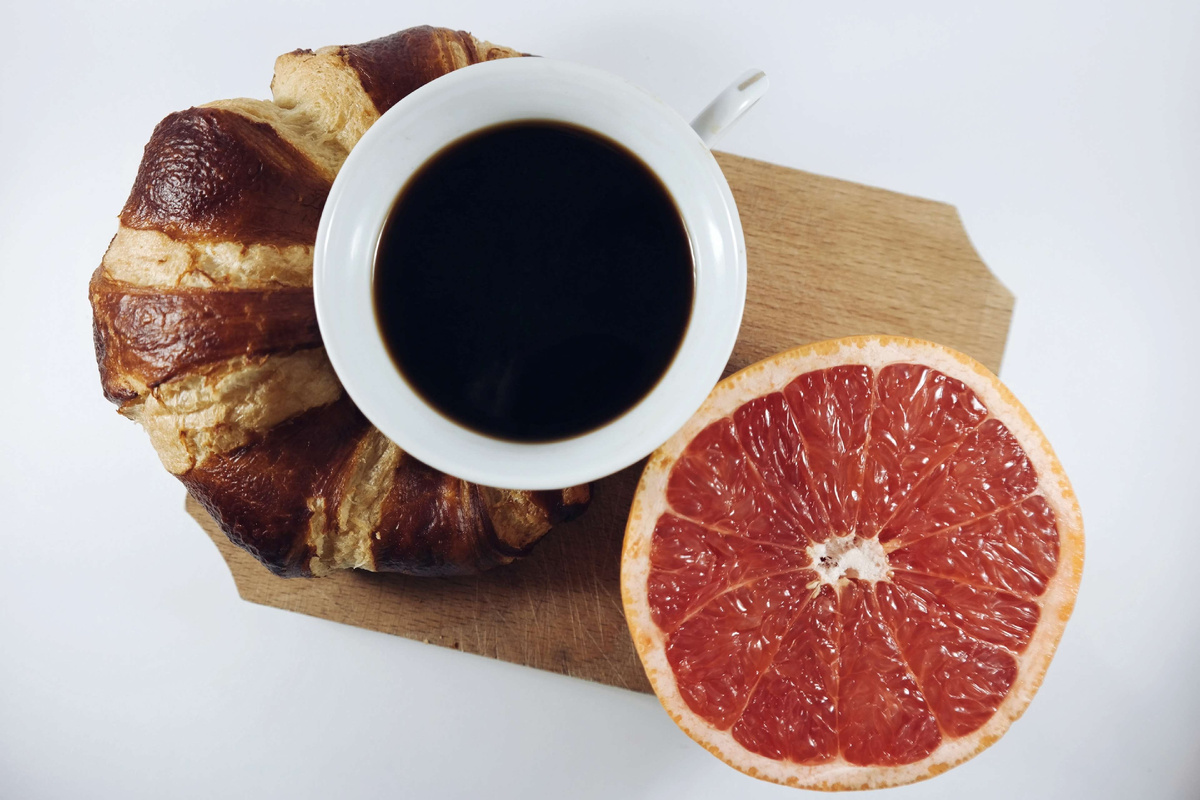 Trinken Sie eine Tasse nach der anderen. Kaffee mit diesem Zusatz hilft Ihnen, Bauchfett loszuwerden.