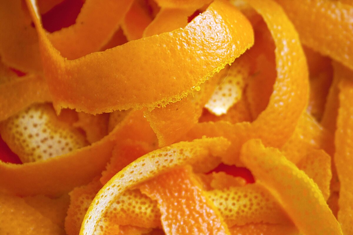 Orangenschalen mit Essig: Warum wird diese Mischung empfohlen und wozu dient sie?