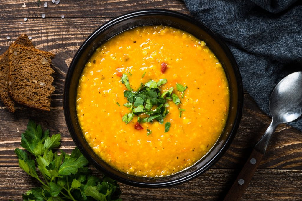Diese Suppe ist ein wahres Gold für das Immunsystem und die Figur. Essen Sie eine Tasse nach der anderen