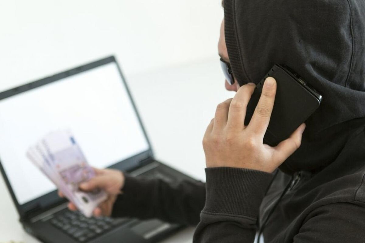 Wie funktioniert die neue virtuelle E-Mail-Betrugsmasche, die Bankkonten innerhalb von Sekunden leerräumt?