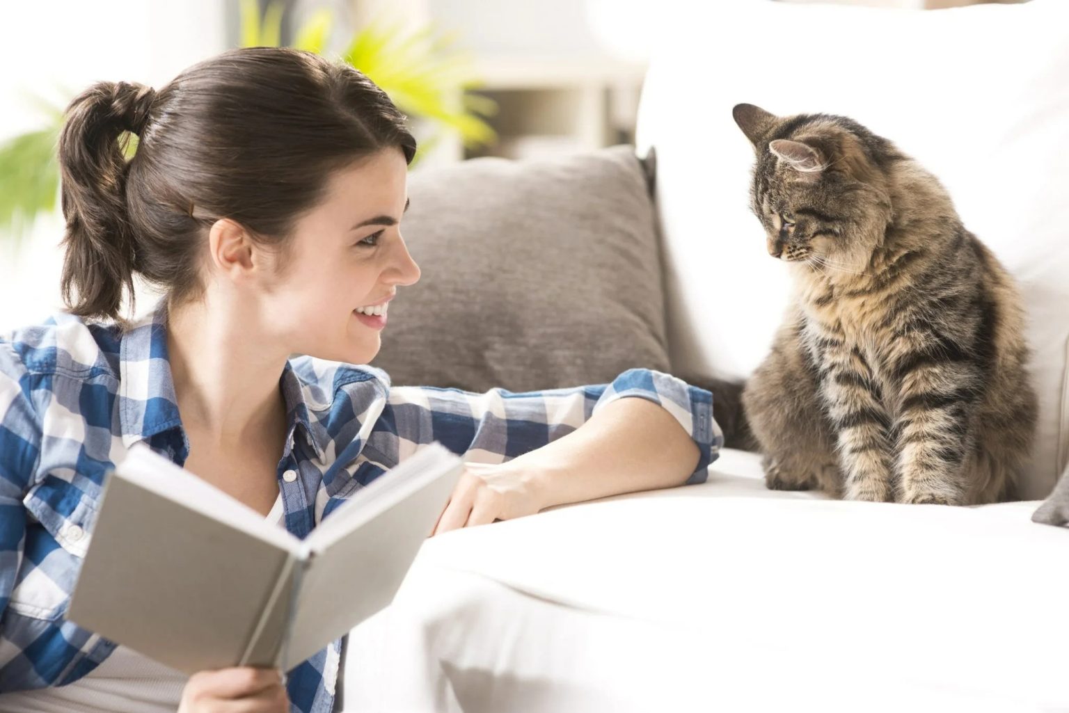 Die Psychologie sagt das über Menschen, die mit ihrem Hund oder ihrer Katze sprechen.