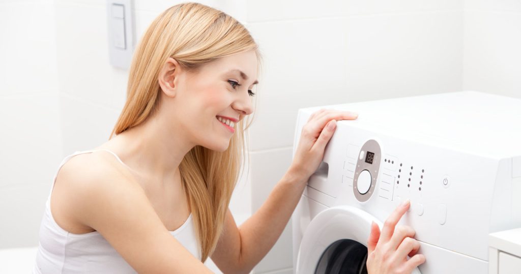 Kaum jemand weiß über diese Funktion der Waschmaschine. Ermöglicht es Ihnen, die Wäsche schnell zu trocknen