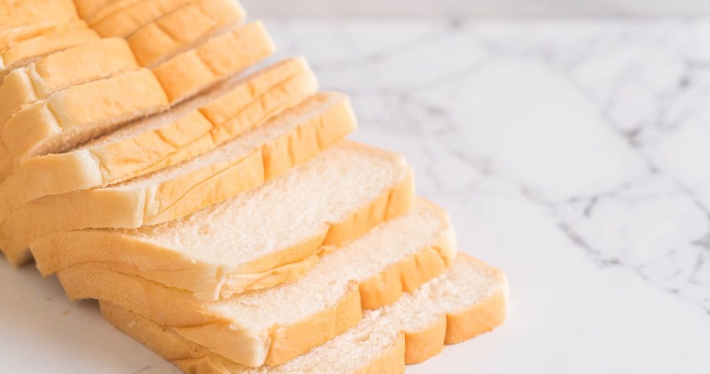 Kaufen Sie ein solches Brot? Setzen Sie es besser in das Regal, weil es die schlimmste Aussicht ist