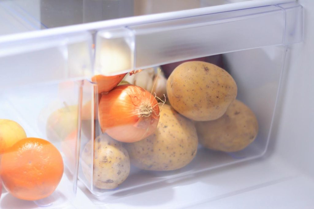Nur wenige wissen, wofür die Schublade im Kühlschrank ist: Jeder denkt, er habe Gemüse, aber falsch
