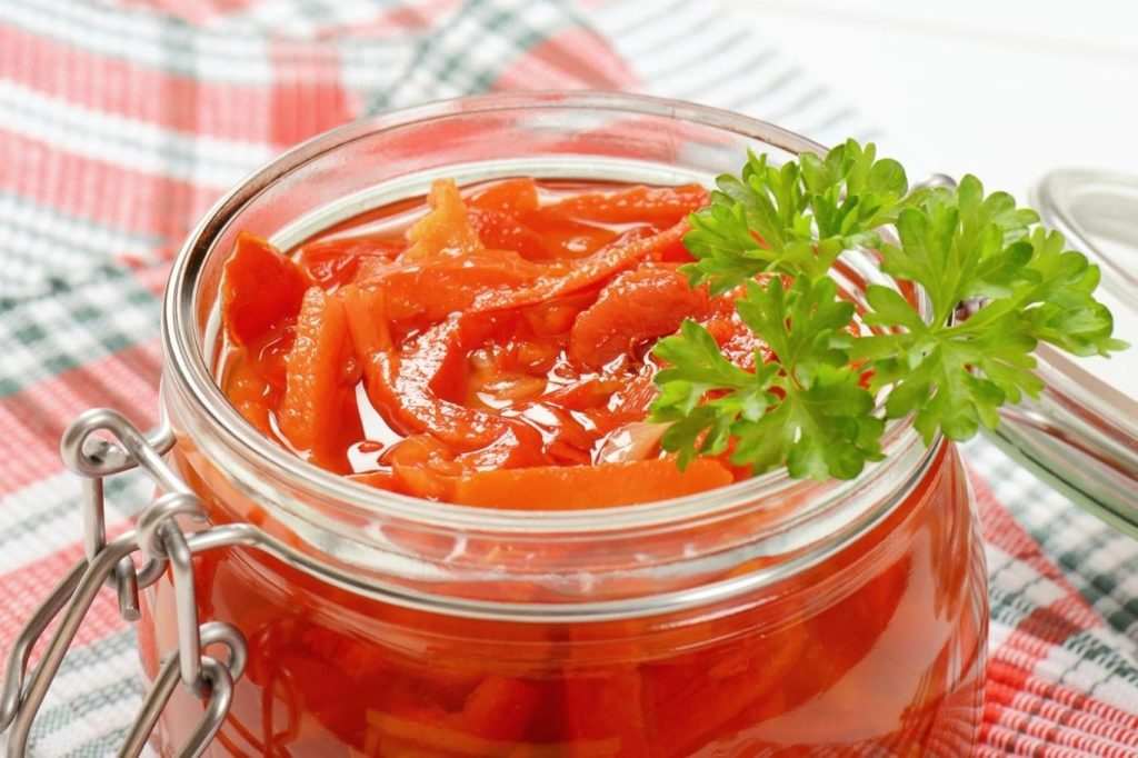 Rezept für eingelegte gegrillte Paprika: Winterdelikatessen an kalten Tagen zu essen